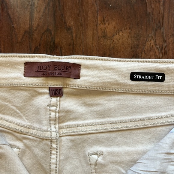 Judy Blue Cream Colored Jeans - Picture 3 of 6
